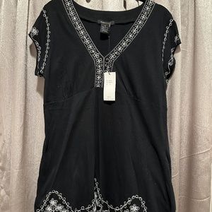 Black and Ivory BCBG Short Sleeve Embroidered Top - NWT